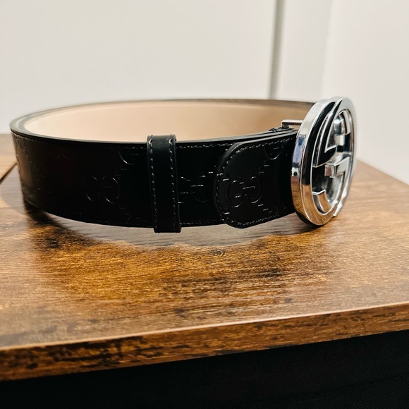 Gently used Gucci Belt like new - Picture 2 of 5